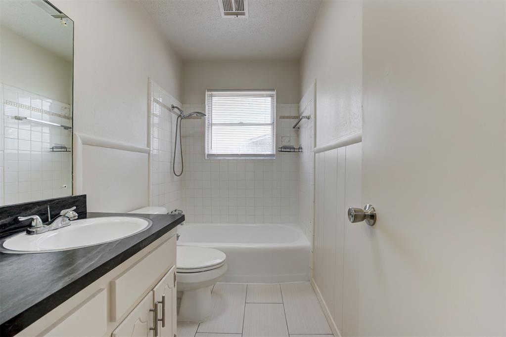 8636 NE 33rd Street