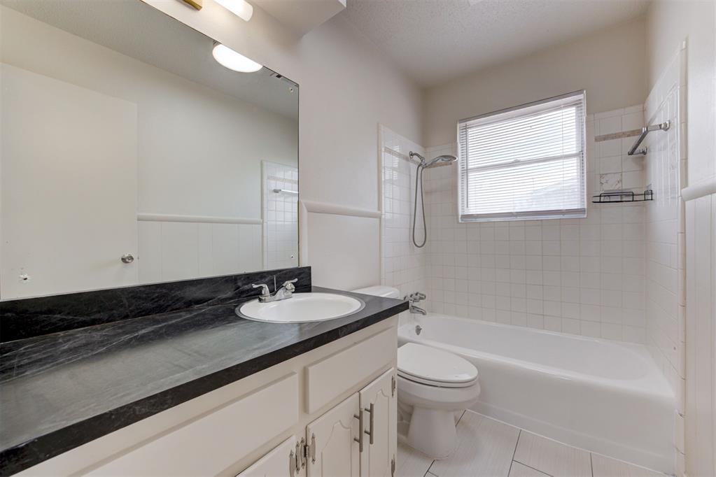 8636 NE 33rd Street