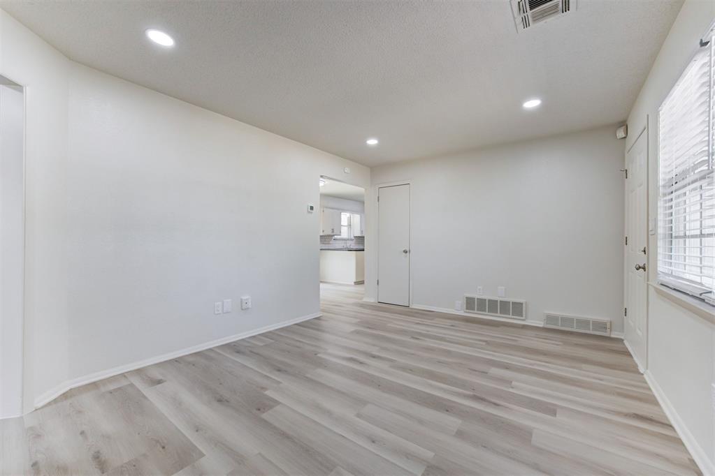 8636 NE 33rd Street