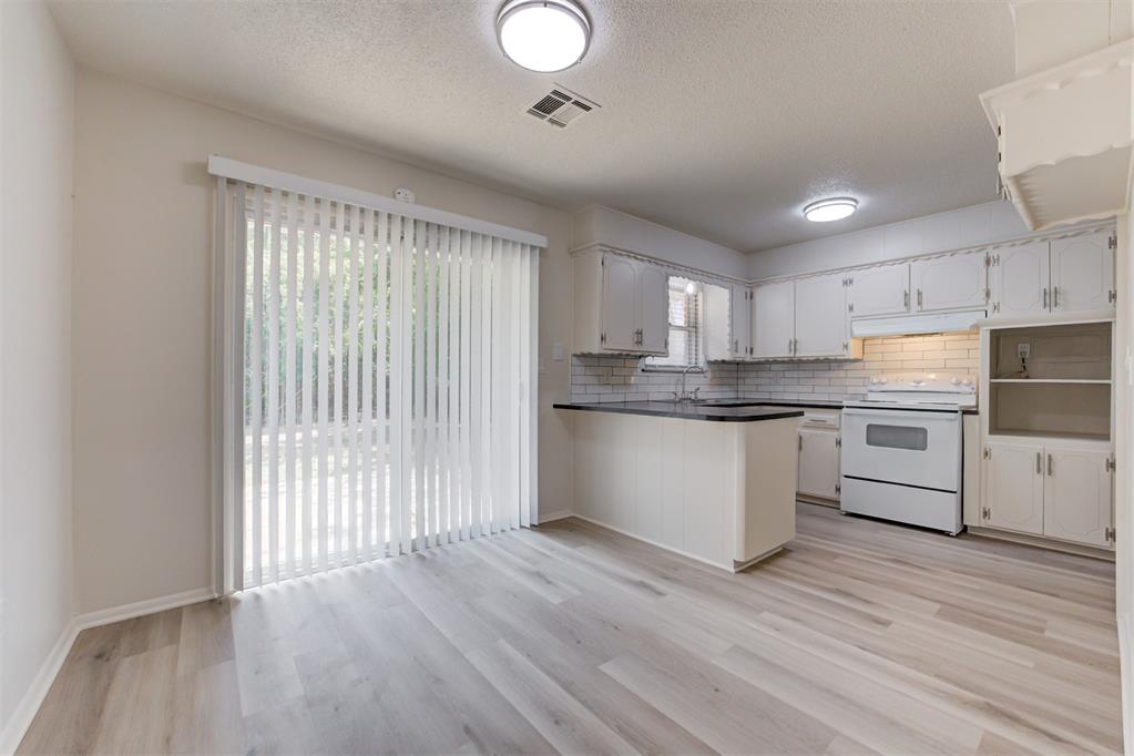 8636 NE 33rd Street