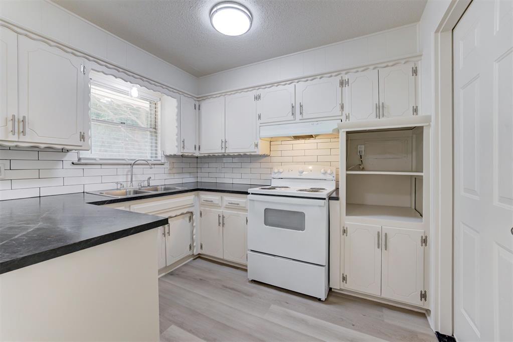 8636 NE 33rd Street