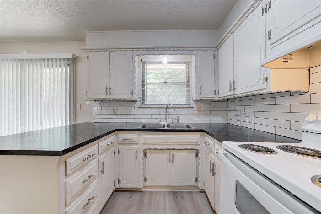 8636 NE 33rd Street