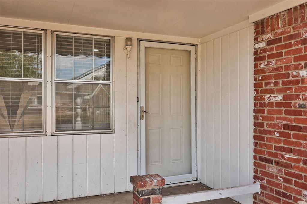 8636 NE 33rd Street