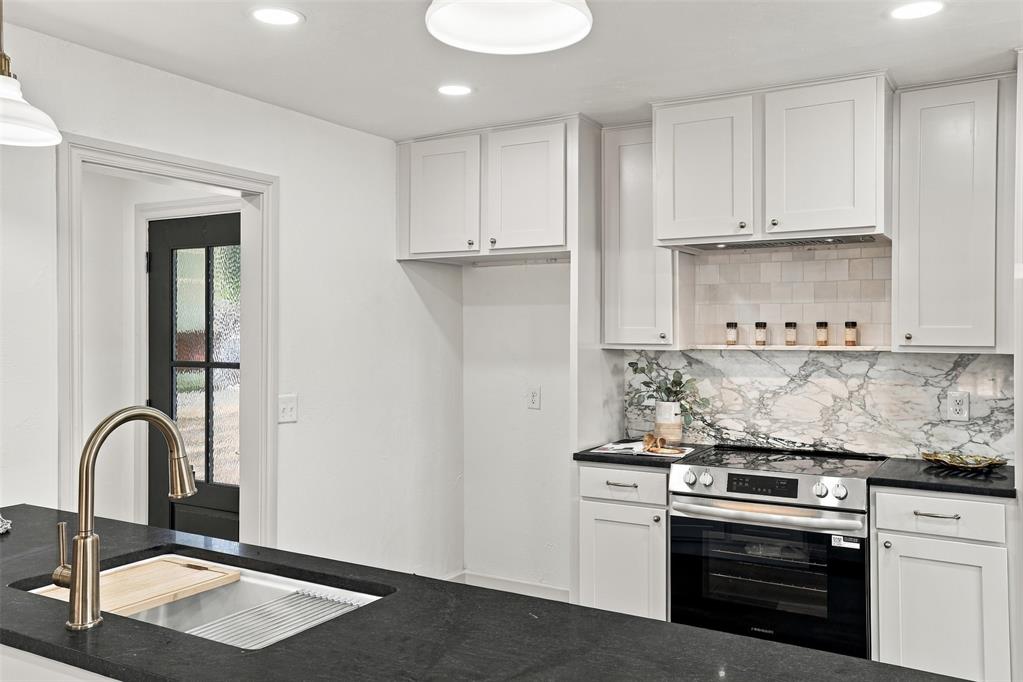1511 Avondale Drive