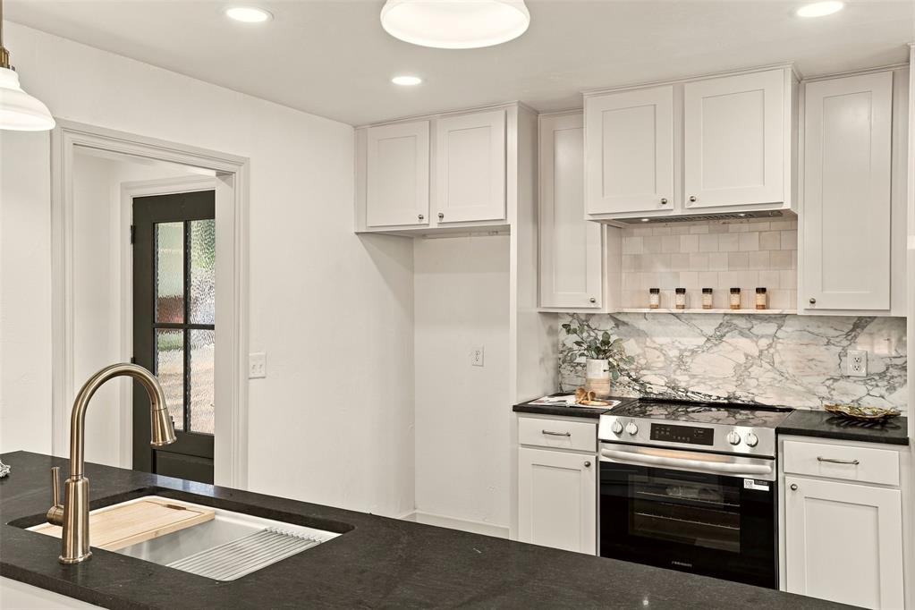 1511 Avondale Drive