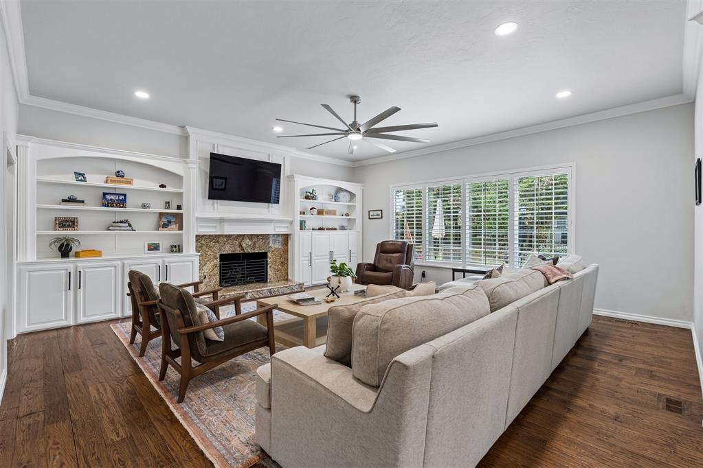 6109 Oak Forest Road