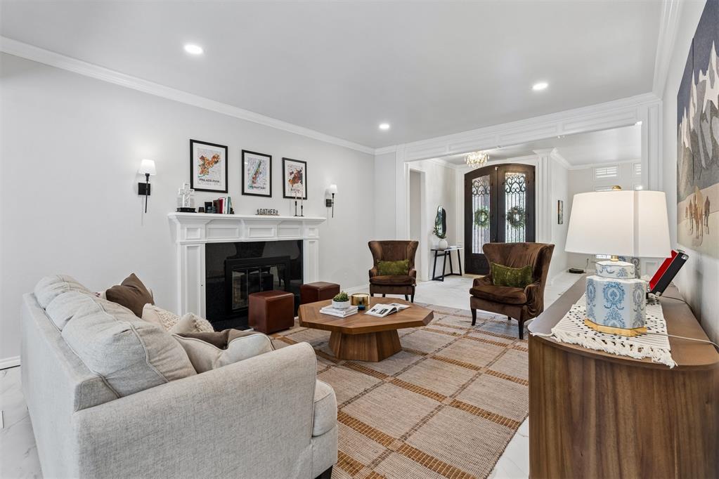 6109 Oak Forest Road