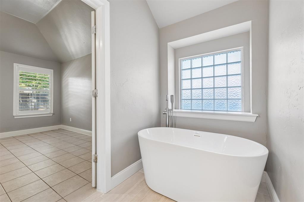 2101 Del Simmons Drive