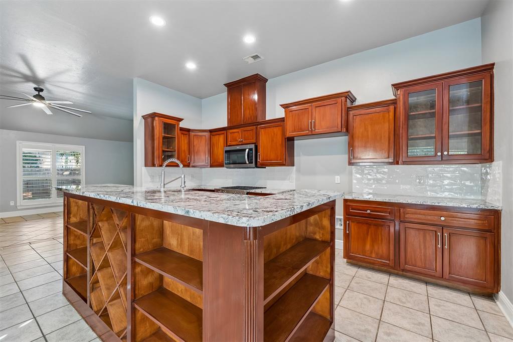 2101 Del Simmons Drive