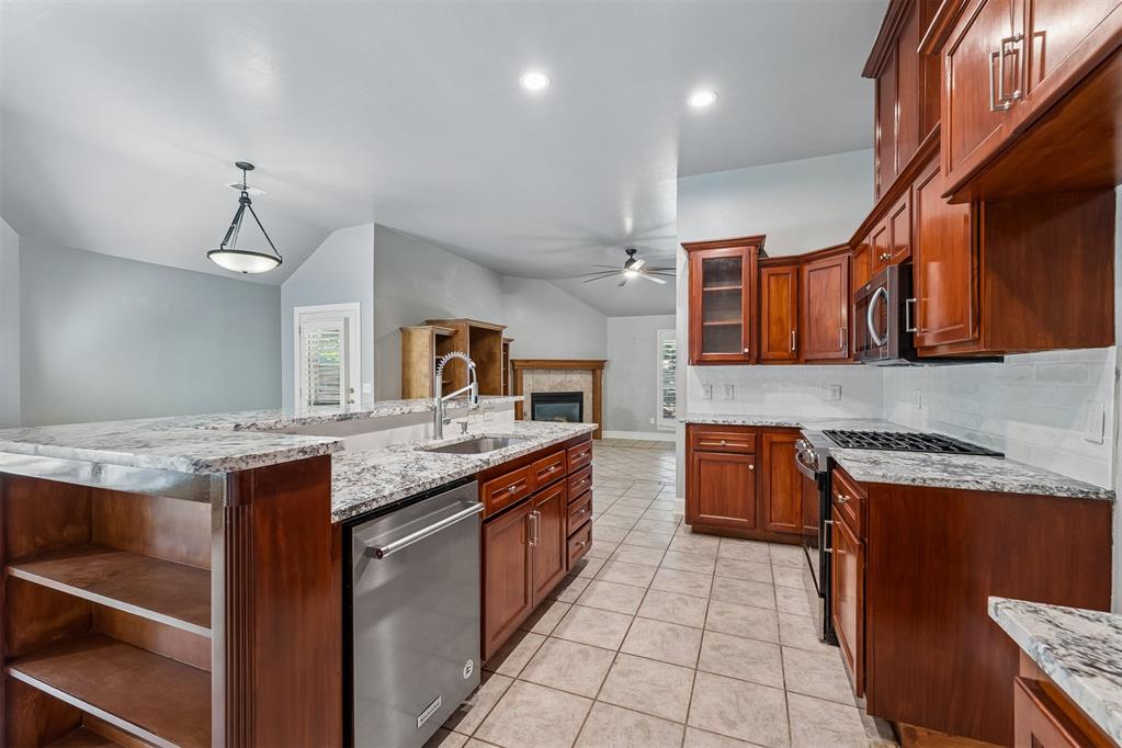2101 Del Simmons Drive