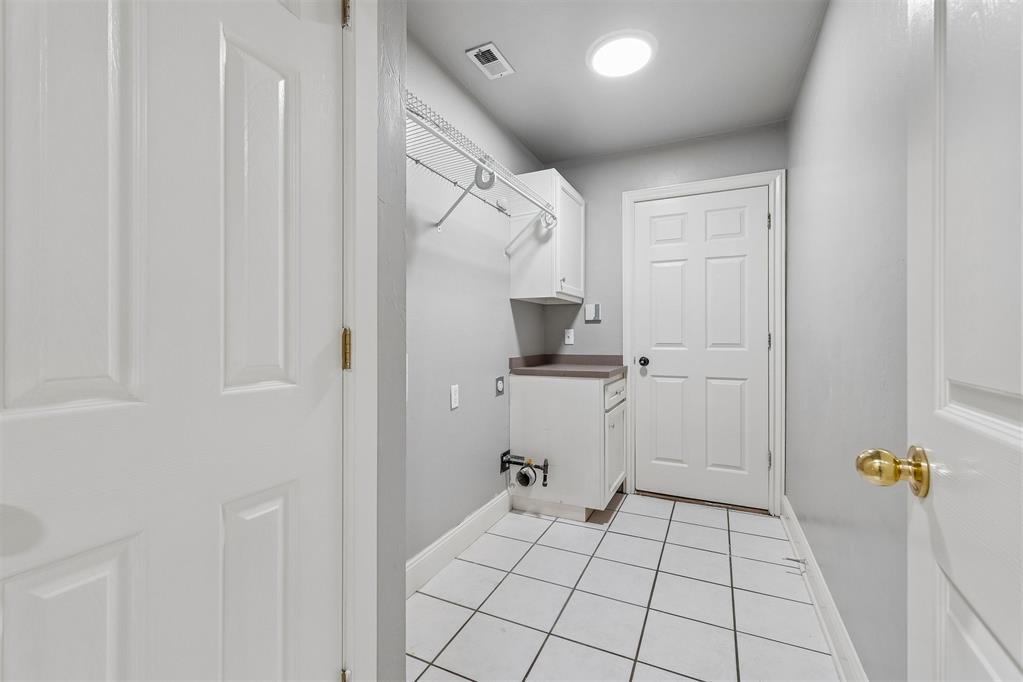 2101 Del Simmons Drive