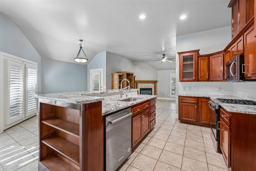2101 Del Simmons Drive