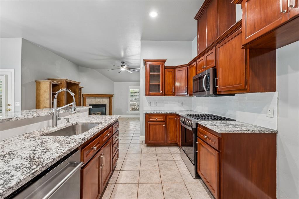 2101 Del Simmons Drive