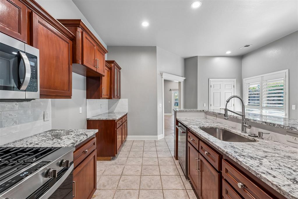 2101 Del Simmons Drive