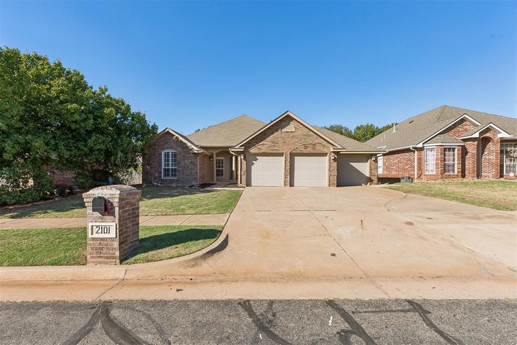 2101 Del Simmons Drive