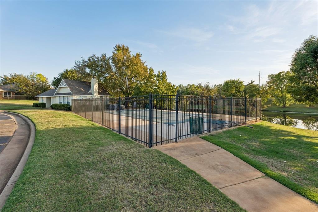 2101 Del Simmons Drive