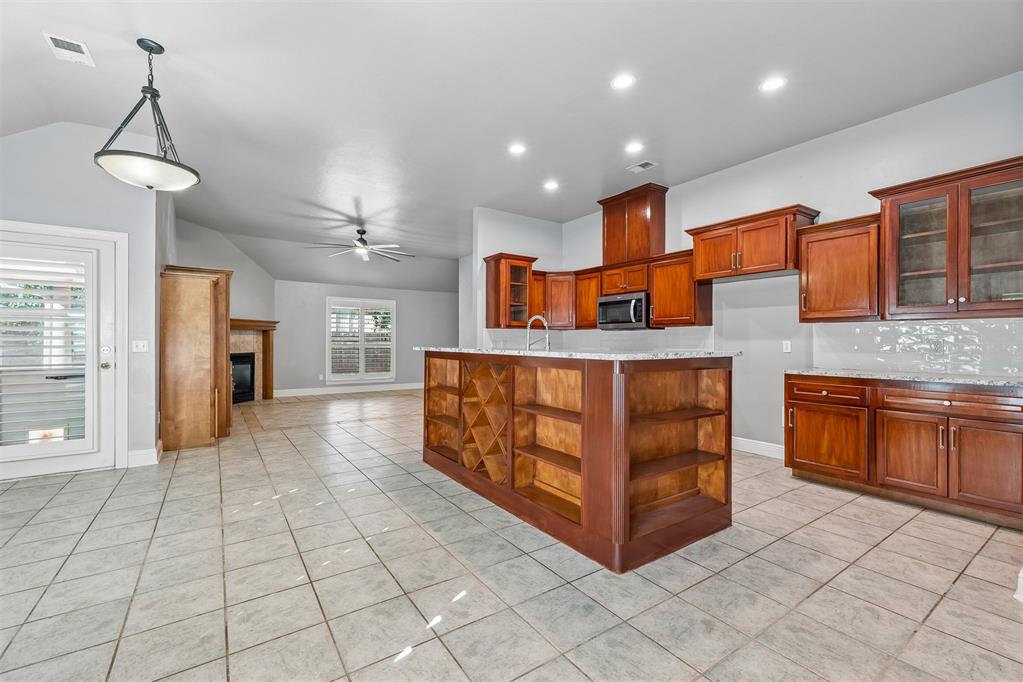 2101 Del Simmons Drive