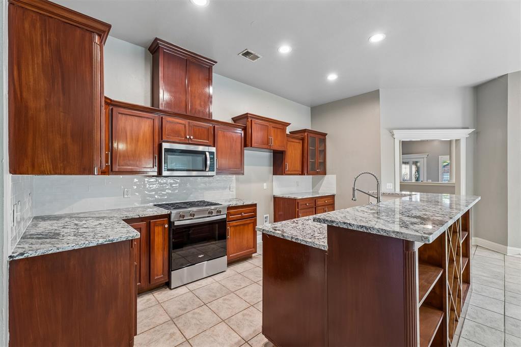 2101 Del Simmons Drive