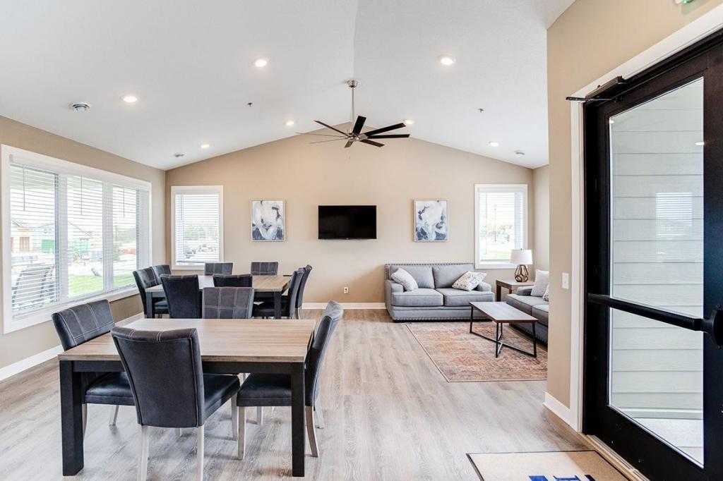 19405 Grass Lake Trail
