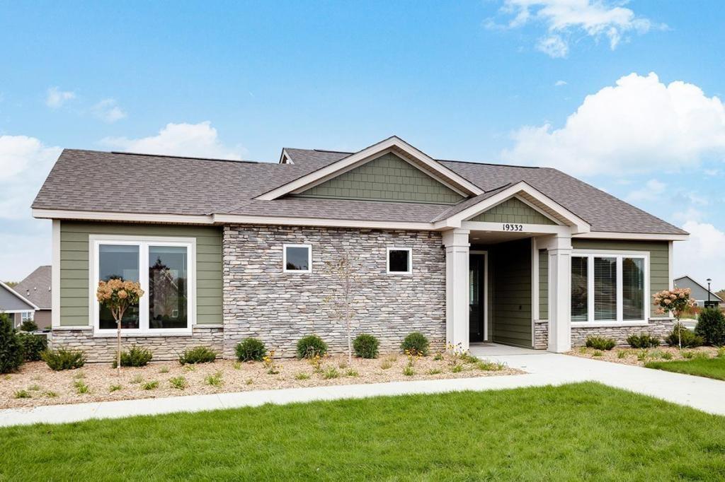 19405 Grass Lake Trail