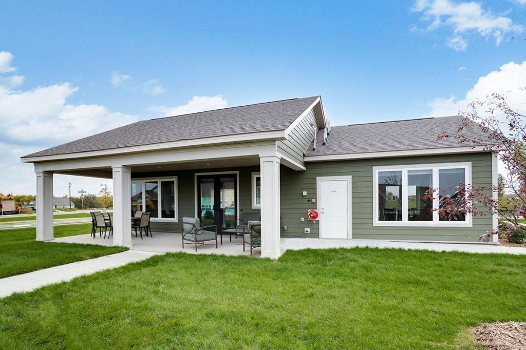 19405 Grass Lake Trail