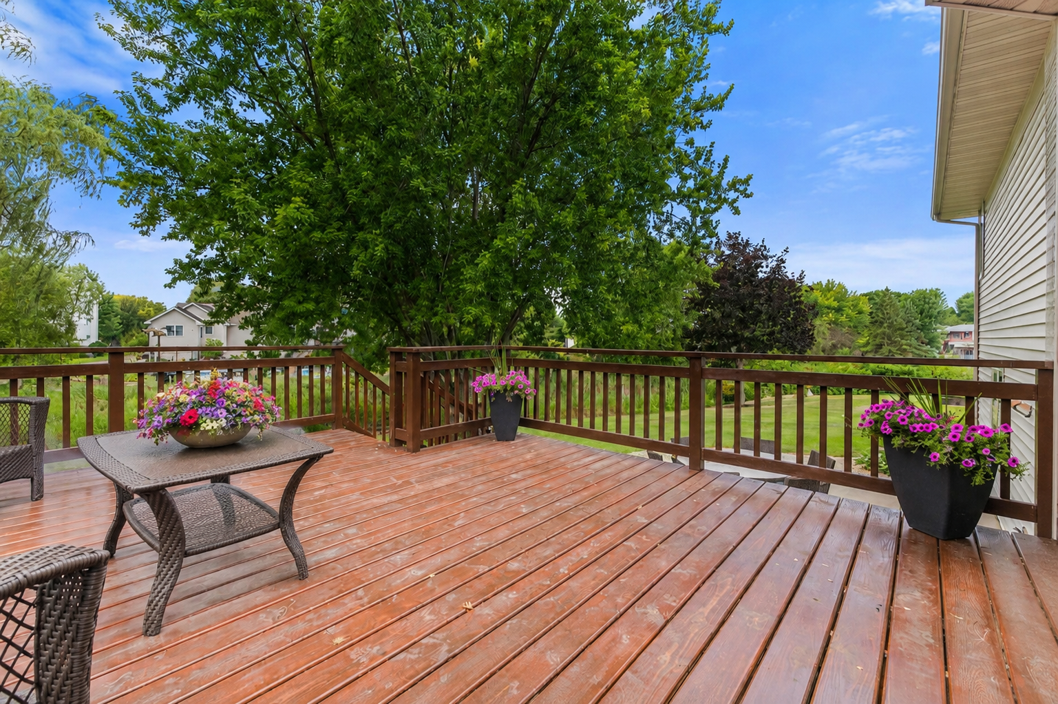 9451 White Oaks Trail N