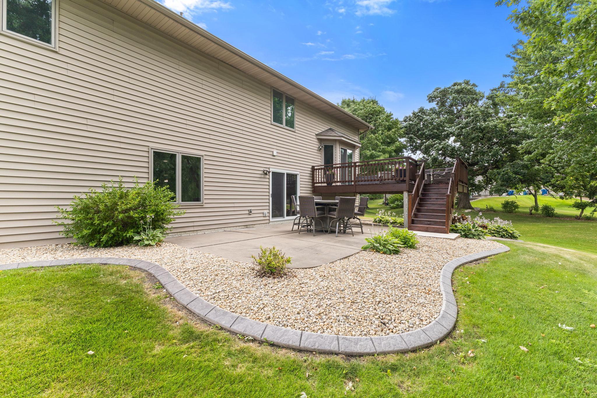 9451 White Oaks Trail N