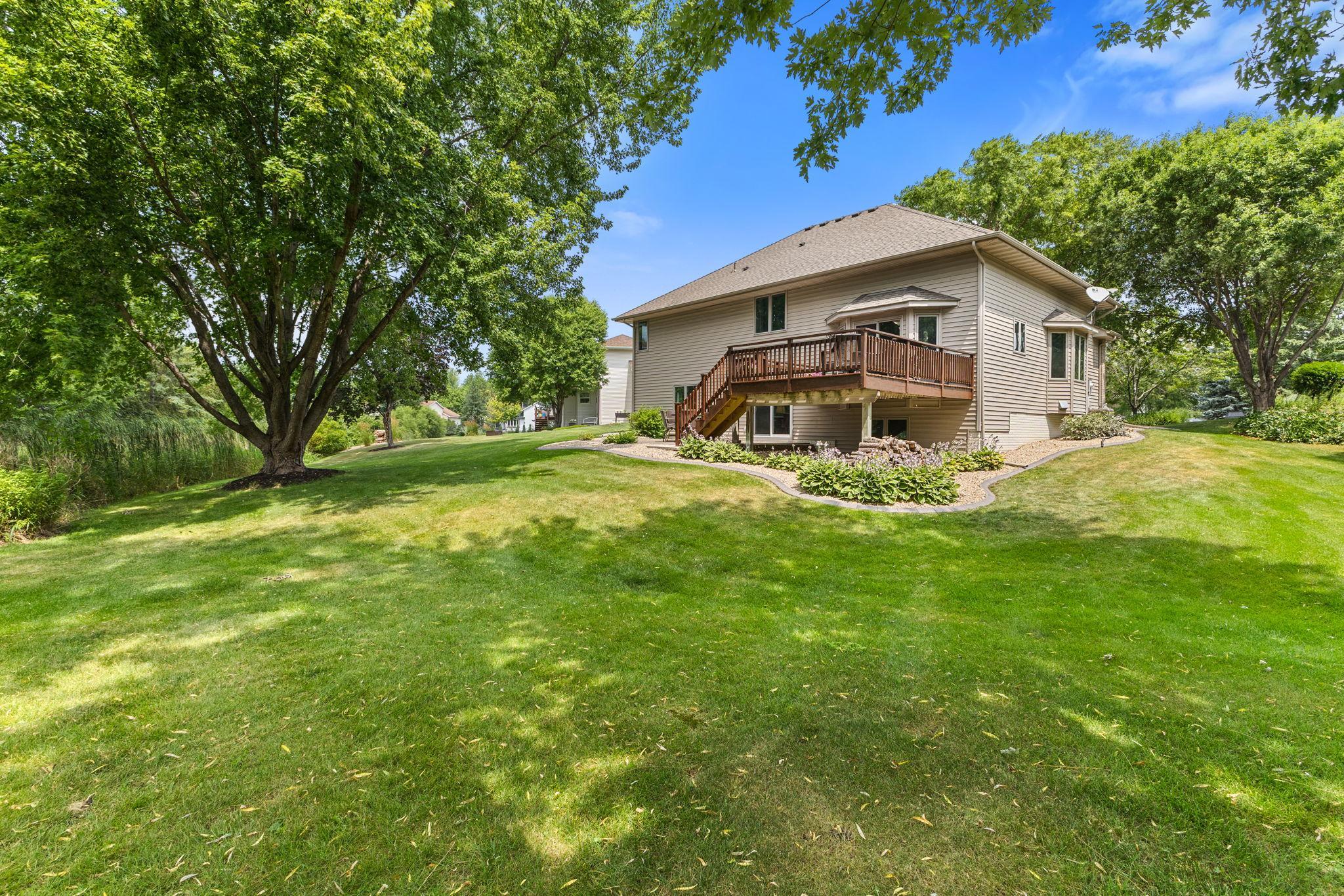 9451 White Oaks Trail N