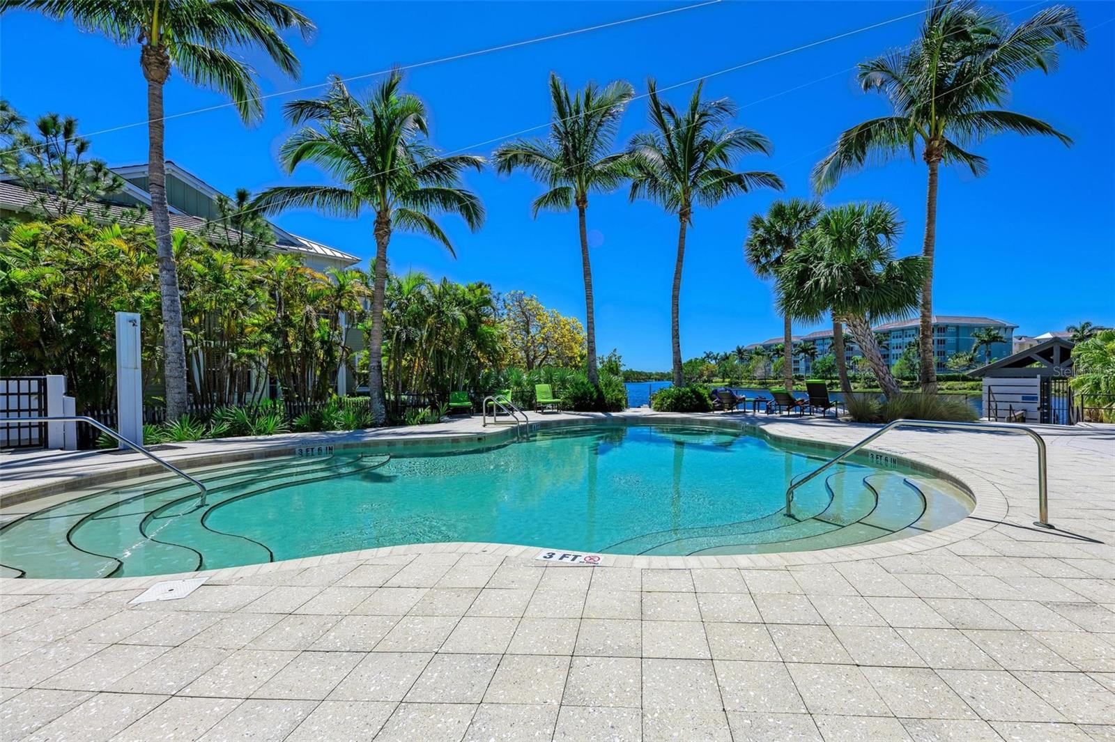 363 COMPASS POINT DR #202
