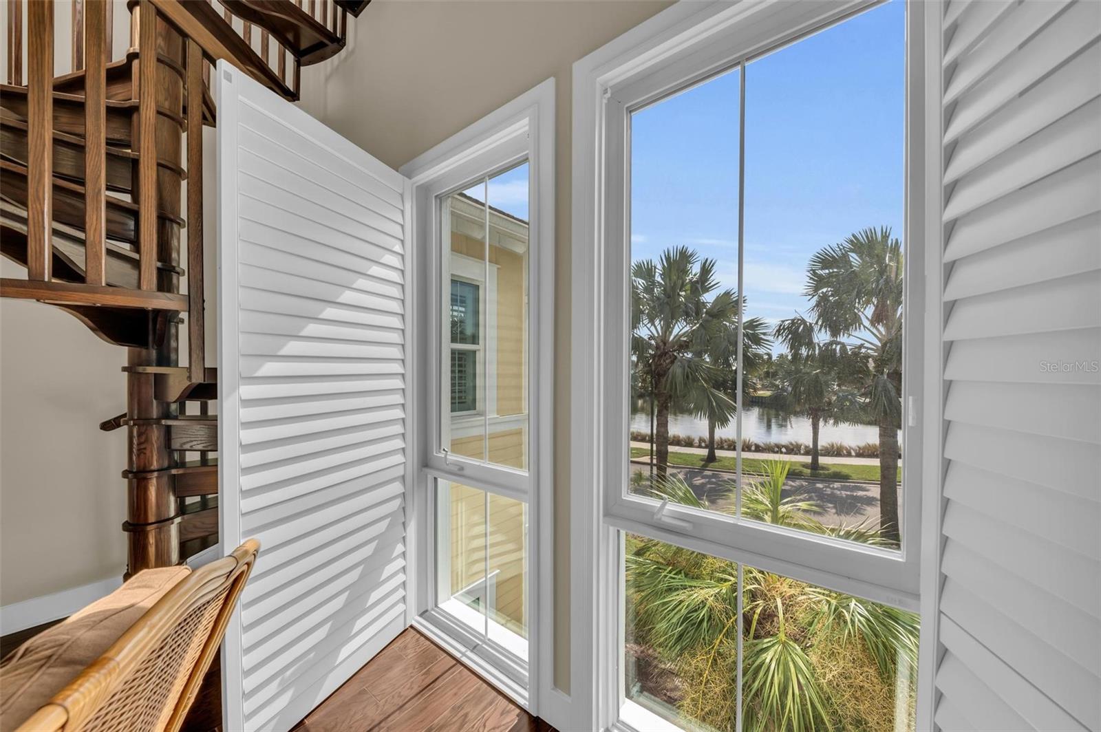 363 COMPASS POINT DR #202