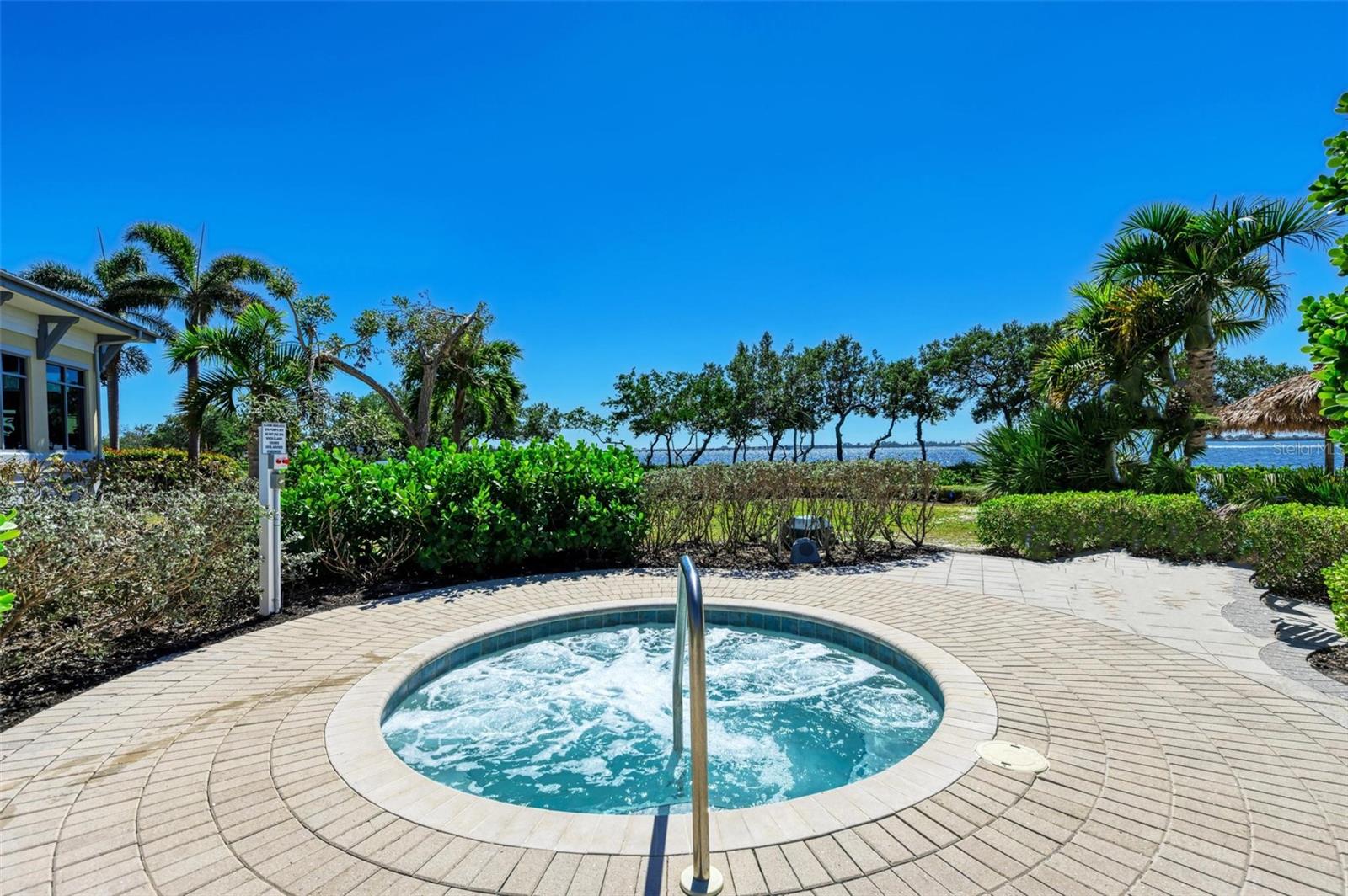 363 COMPASS POINT DR #202