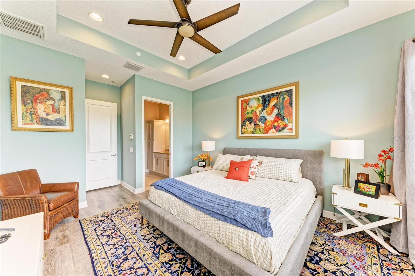 316 SAPPHIRE LAKE DR #201