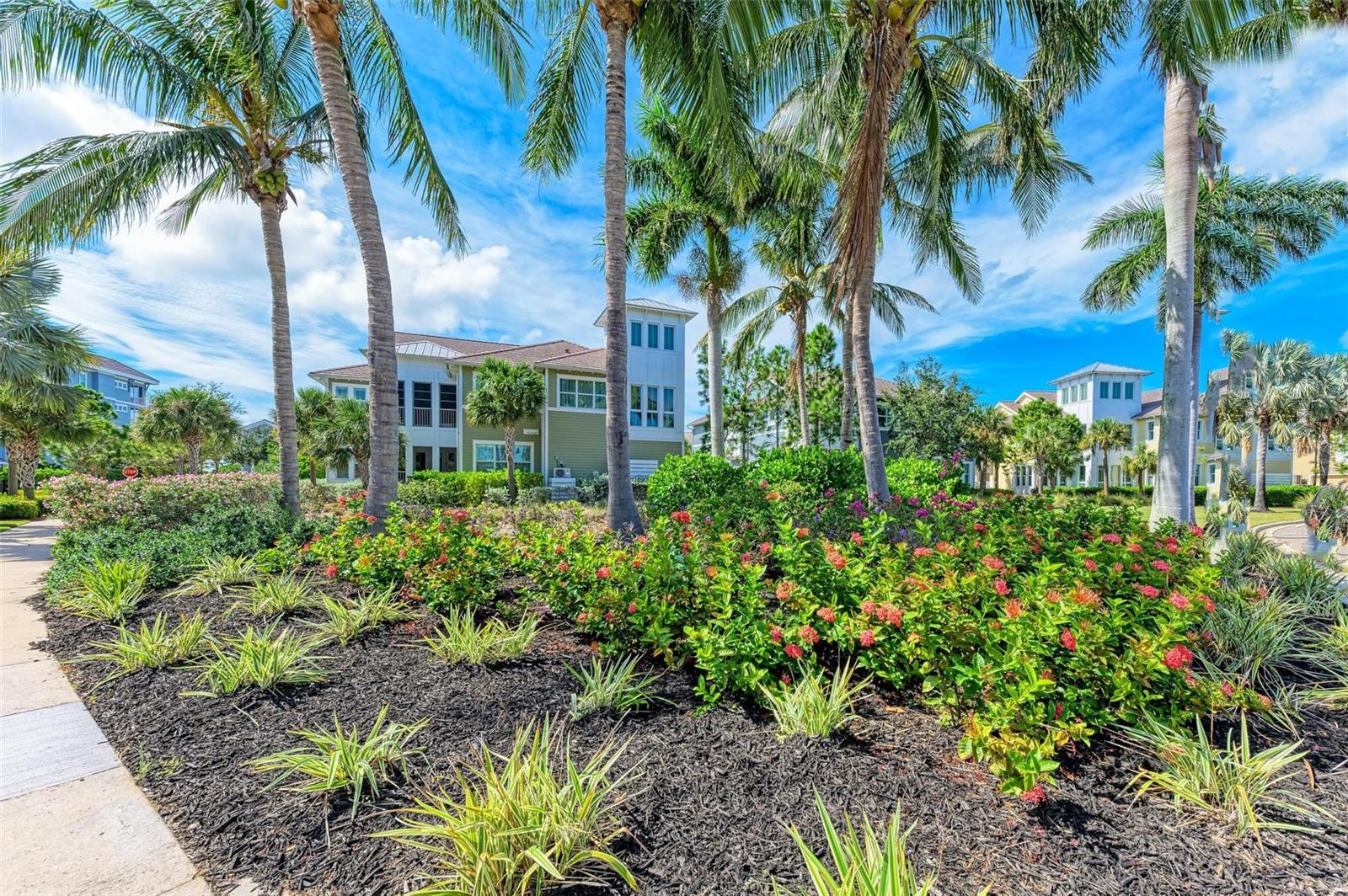 316 SAPPHIRE LAKE DR #201