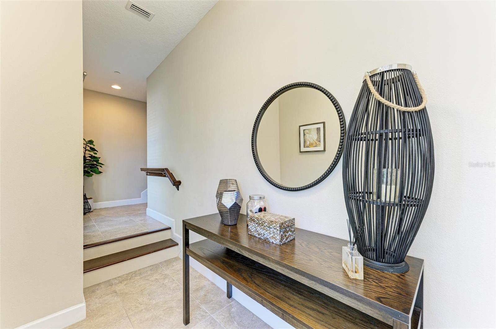 316 SAPPHIRE LAKE DR #201