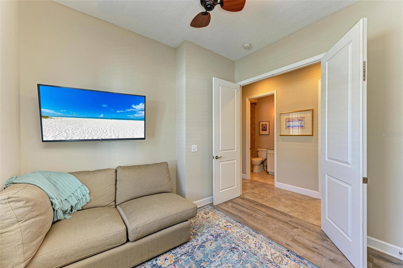 316 SAPPHIRE LAKE DR #201