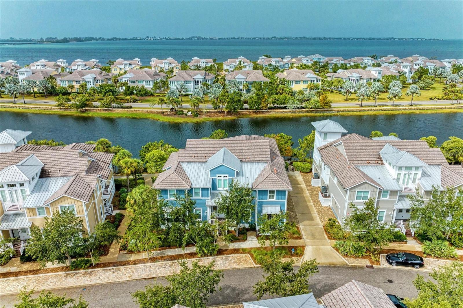 316 SAPPHIRE LAKE DR #201