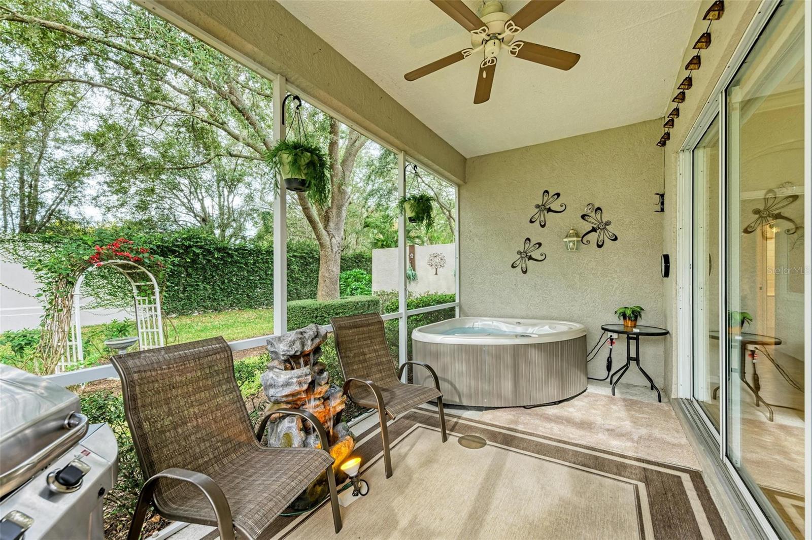 8636 54TH AVENUE CIR E