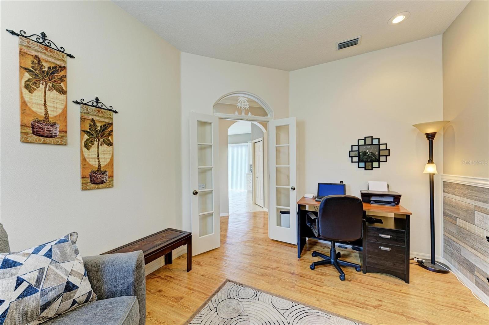 8636 54TH AVENUE CIR E