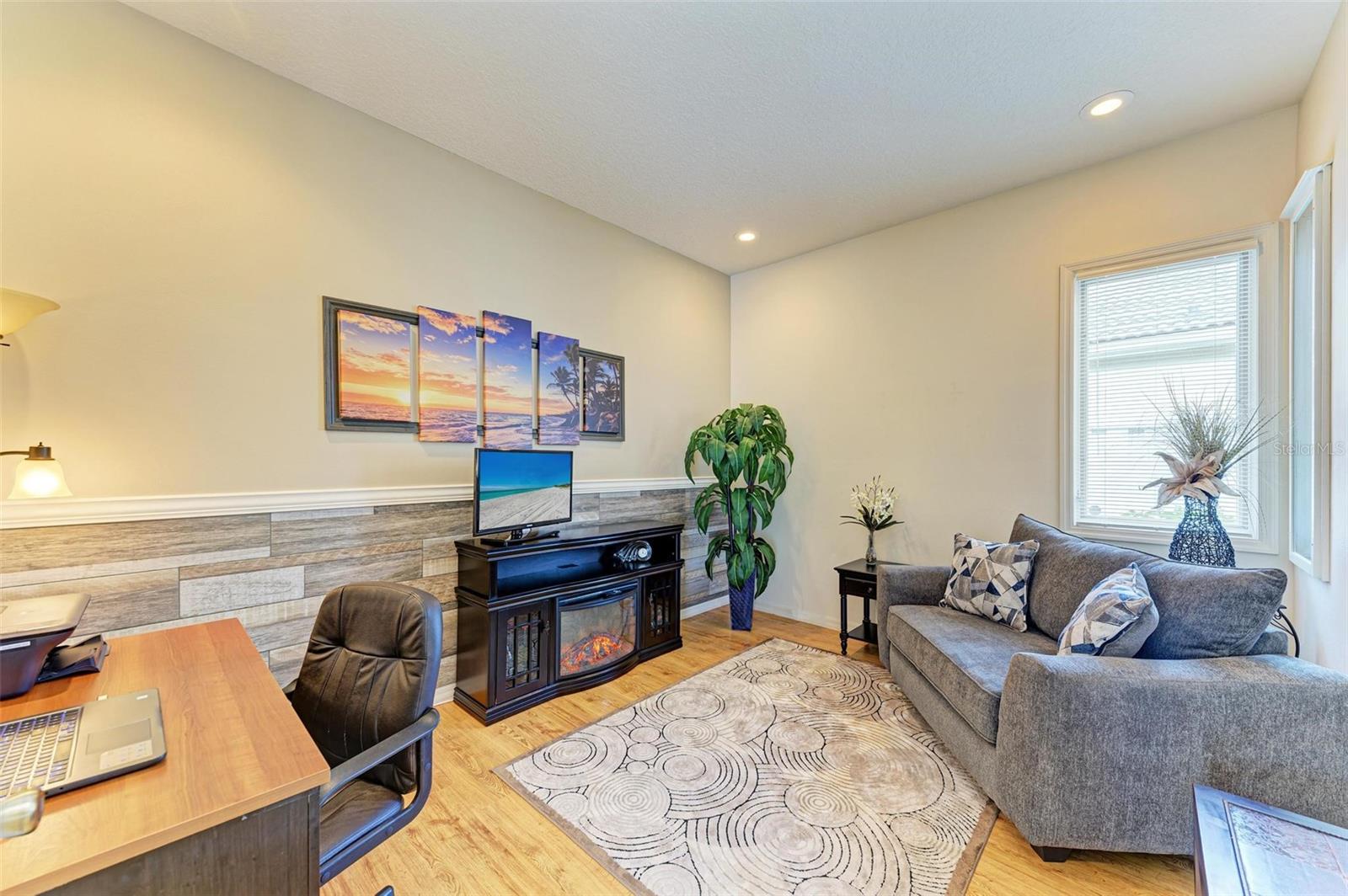 8636 54TH AVENUE CIR E