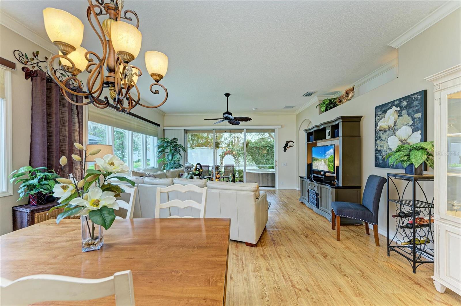 8636 54TH AVENUE CIR E