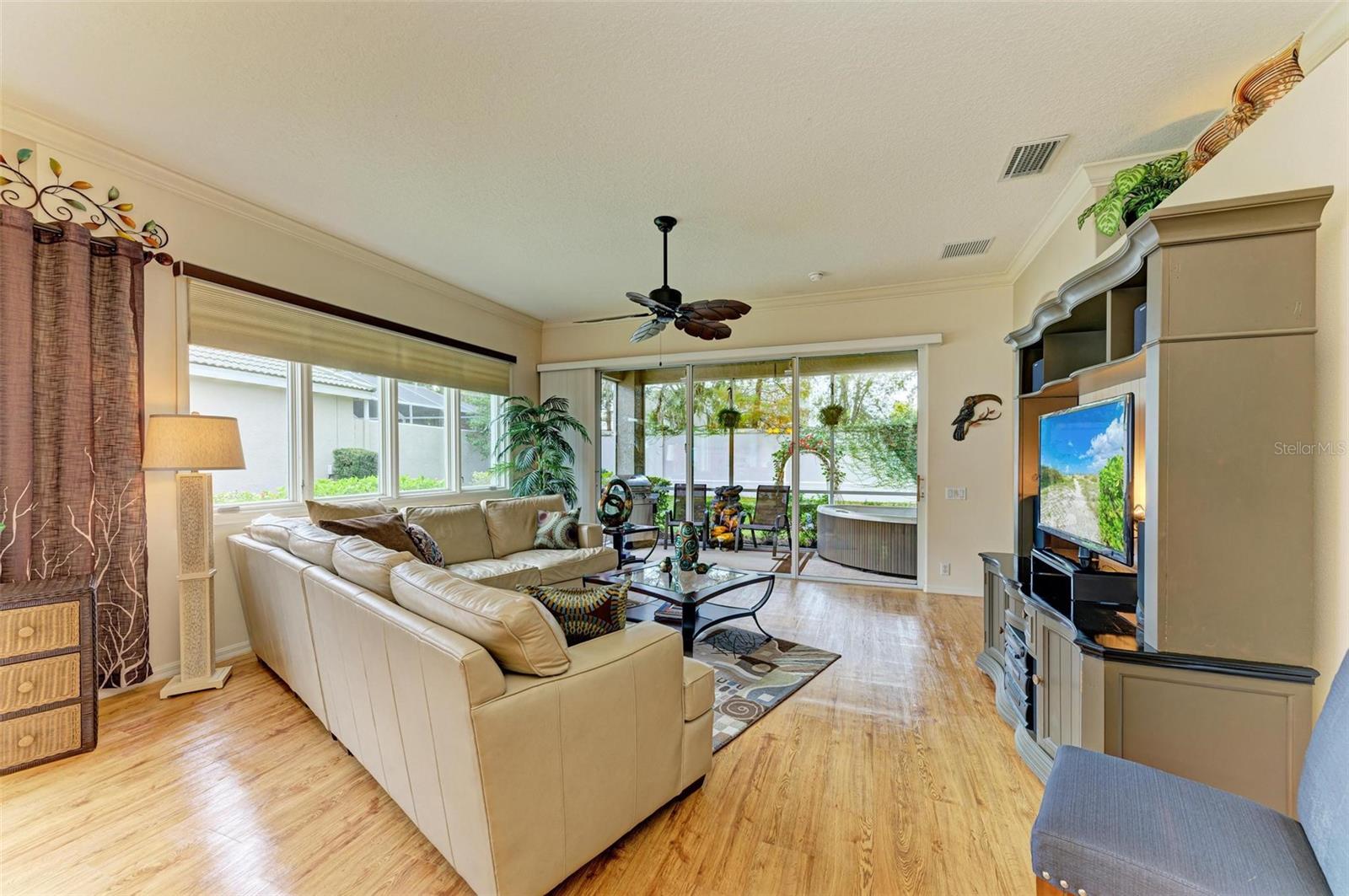 8636 54TH AVENUE CIR E