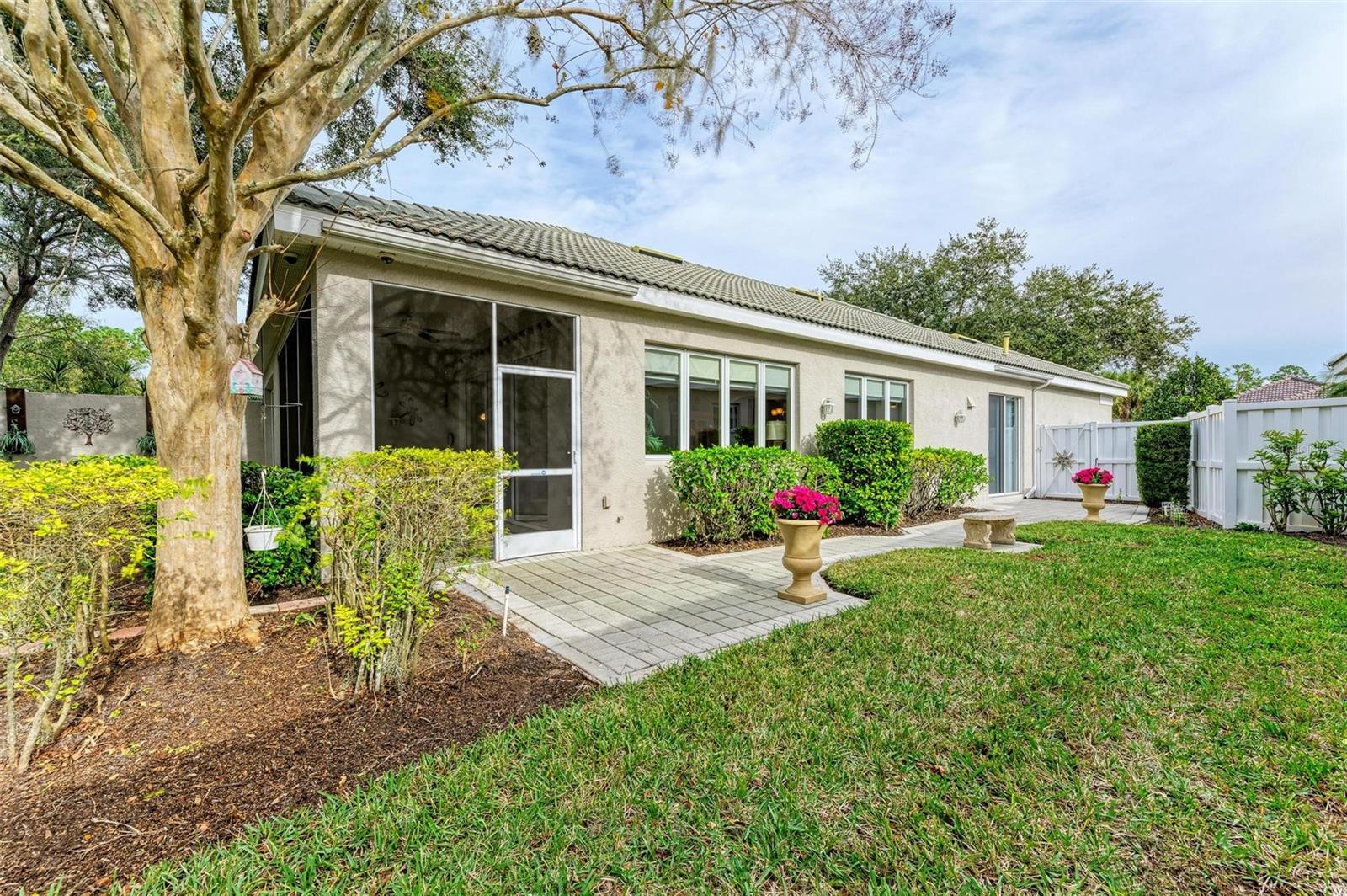 8636 54TH AVENUE CIR E