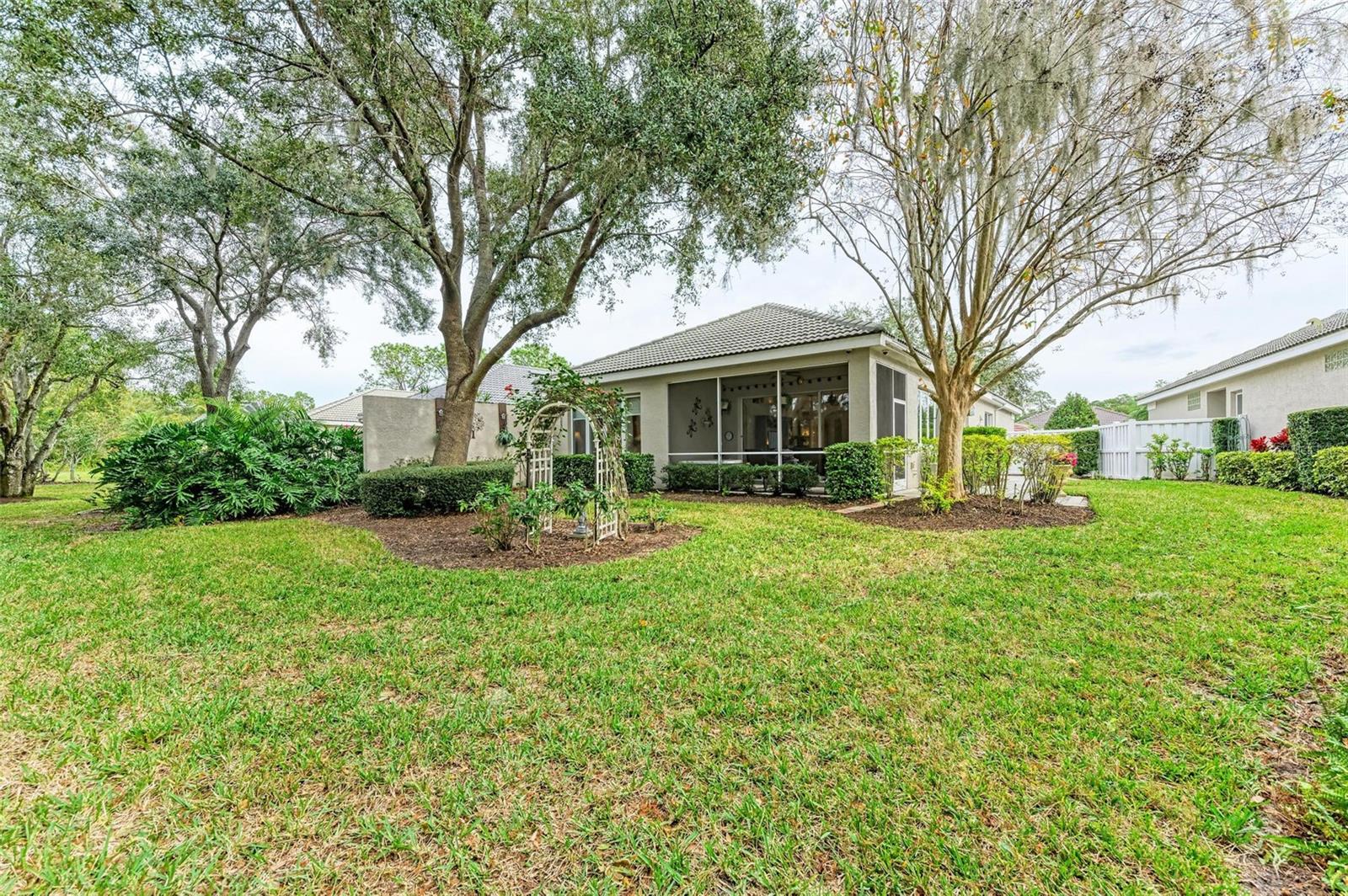 8636 54TH AVENUE CIR E