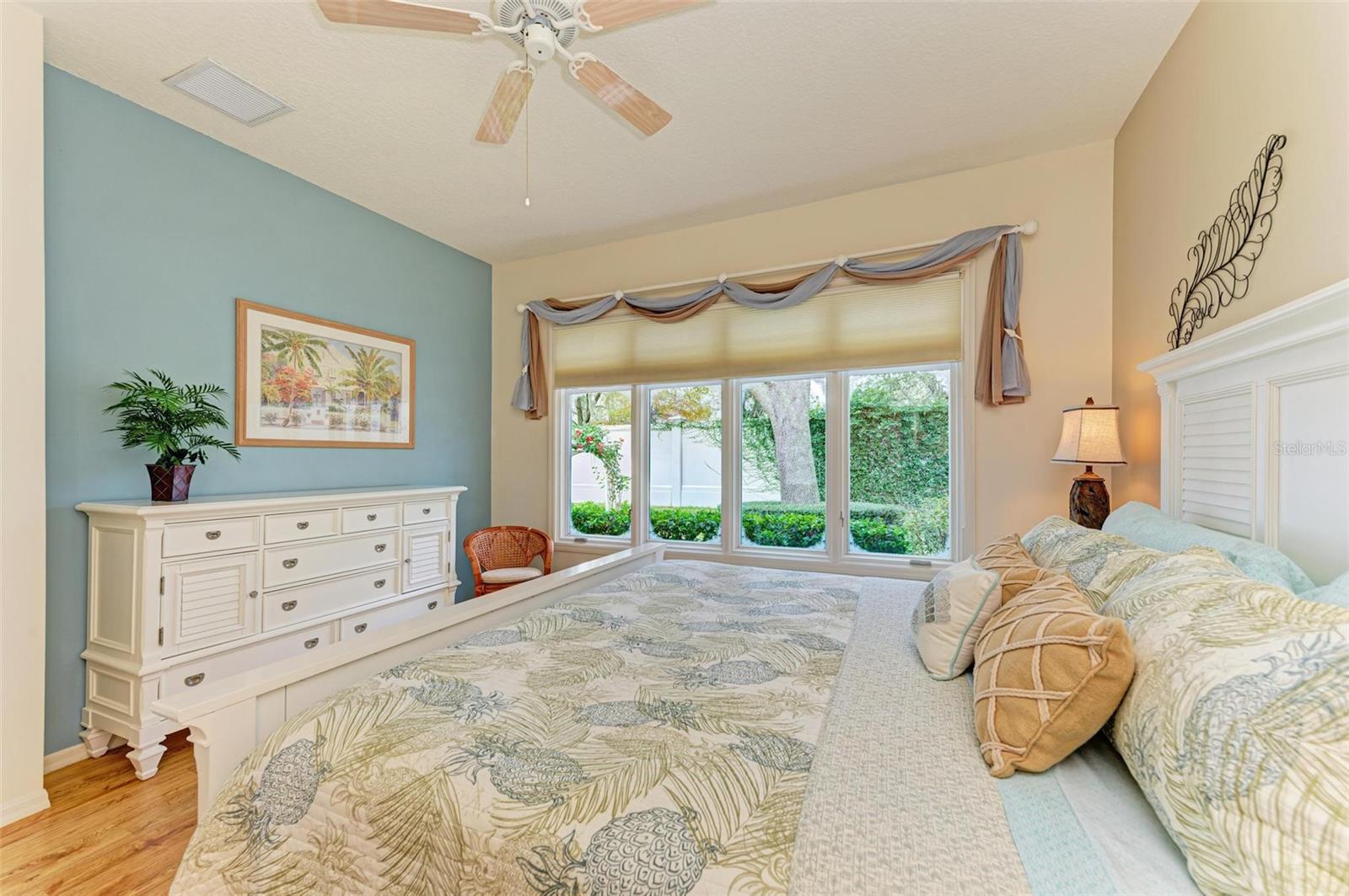 8636 54TH AVENUE CIR E