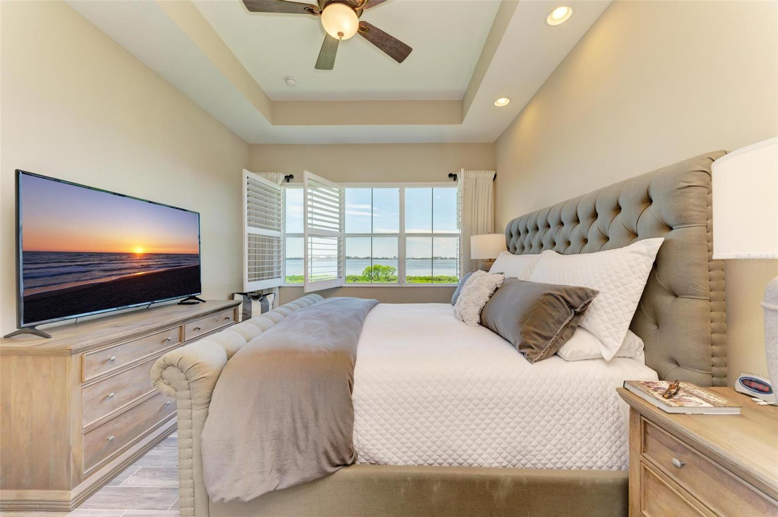 366 COMPASS POINT DR #201