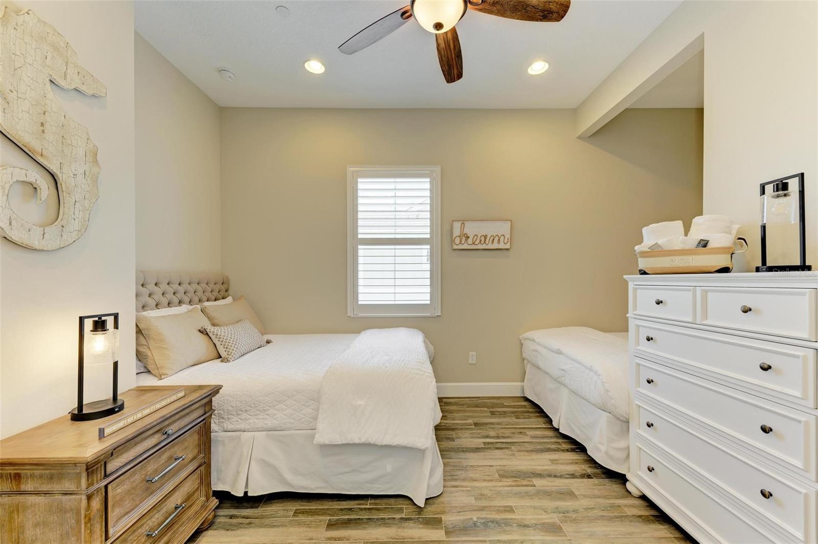 366 COMPASS POINT DR #201