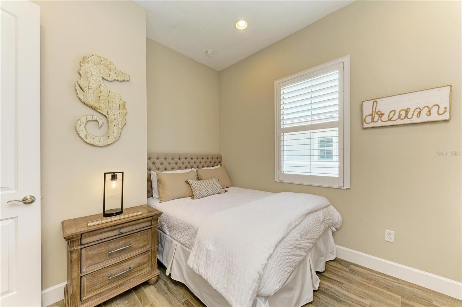 366 COMPASS POINT DR #201