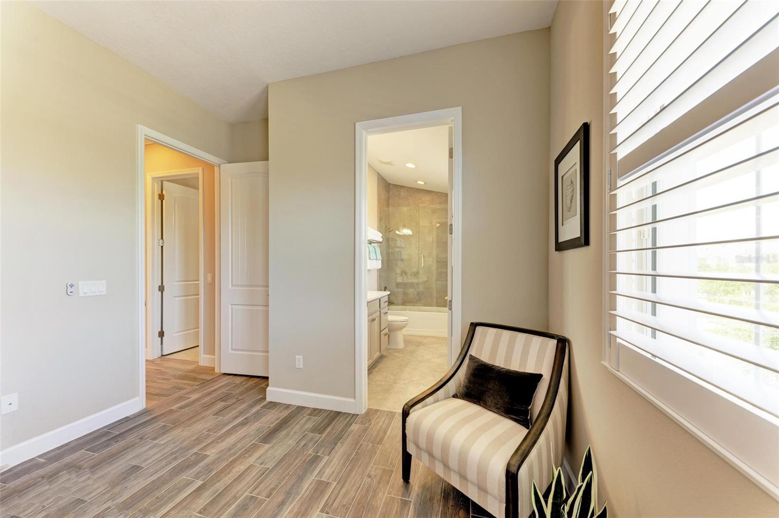 366 COMPASS POINT DR #201