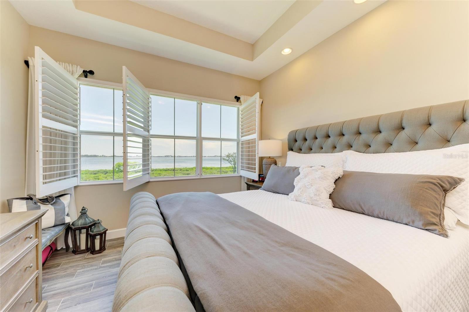 366 COMPASS POINT DR #201