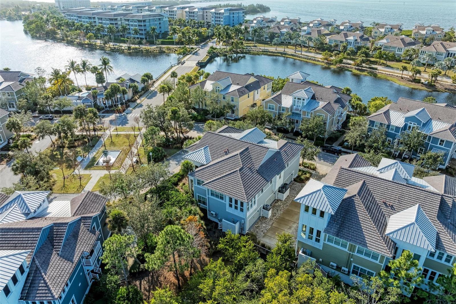 315 SAPPHIRE LAKE DR #201